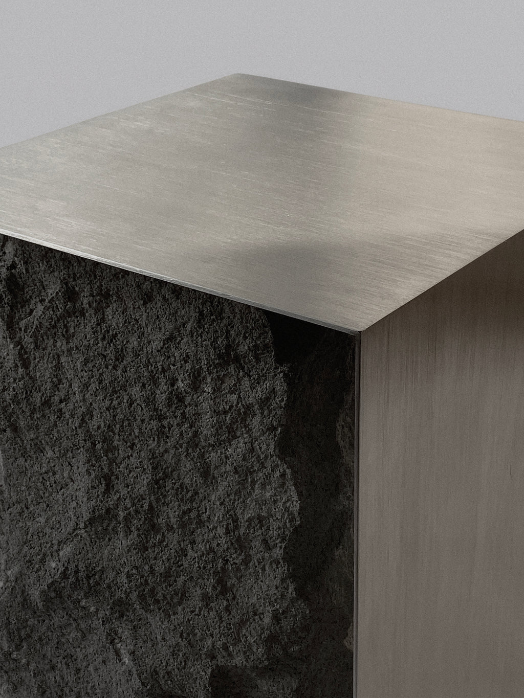 Mesa lateral Fundamento 02